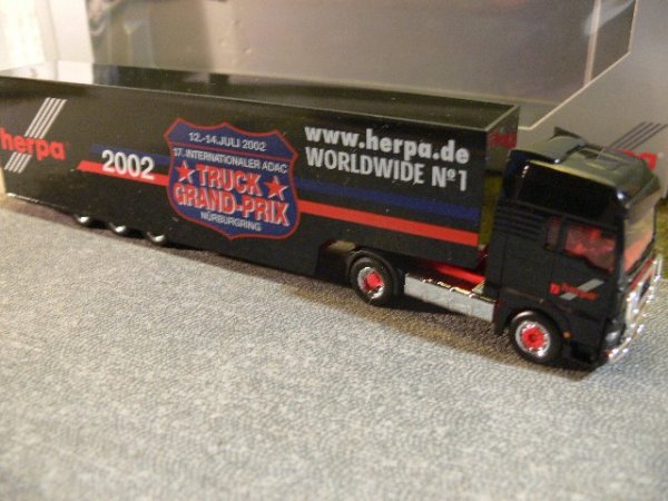 1/87 Herpa MAN TGA XXL Truck Grand Prix 2002 Koffer SZ 260329