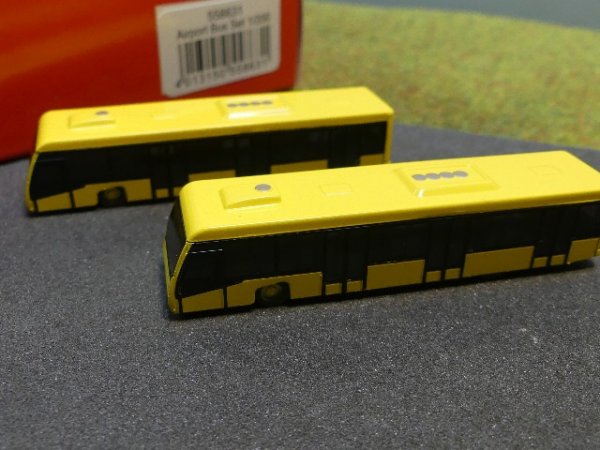 1/200 Herpa Scenix Airport Bus 2er Set 558631