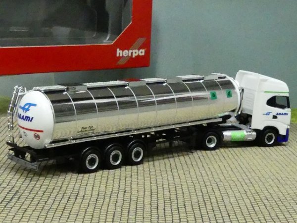 1/87 Herpa Iveco S-Way NP Adami Lebensmitteltank-Sattelzug 314084