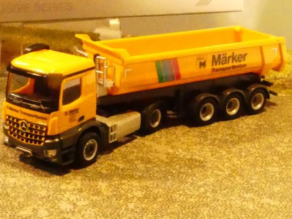 1/87 Herpa MB Arocs Rundmulden SZ Märker 935395