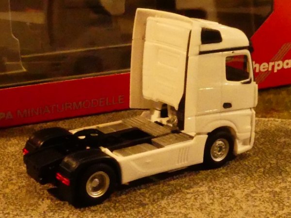 1/87 Herpa MB Actros Streamspace 2.5 2-Achs ZM weiß 309226