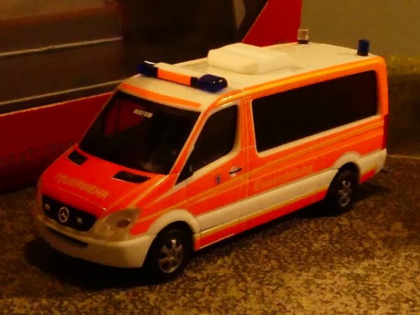 1/87 Herpa MB Sprinter Einsatzleitwagen Feuerwehr Ingolstadt 093898