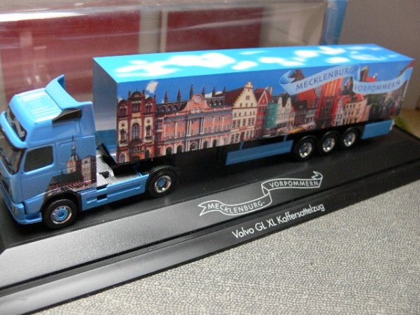 1/87 Herpa Volvo GL XL Mecklenburg Vorpommern Koffer-SZ 120272