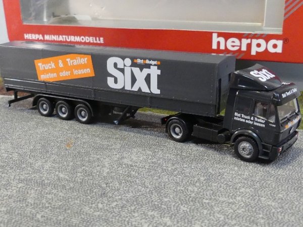 1/87 Herpa MB SK Sixt Planen Sattelzug 140669