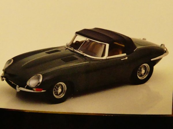 1/18 KK Scale Jaguar E Type Roadster dunkelgrün