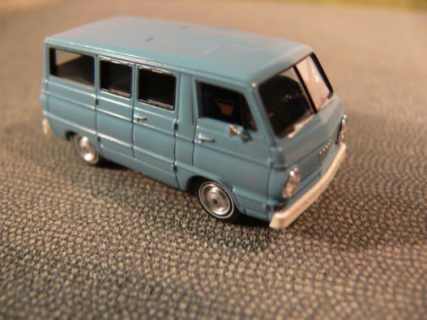 1/87 Brekina Dodge A 100 himmelblau 34301