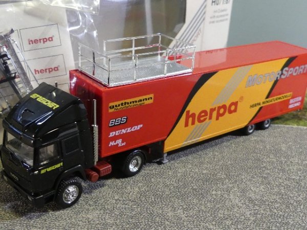 1/87 Herpa Iveco Turbostar Motorsport Herpa Streicher Koffer SZ 035521