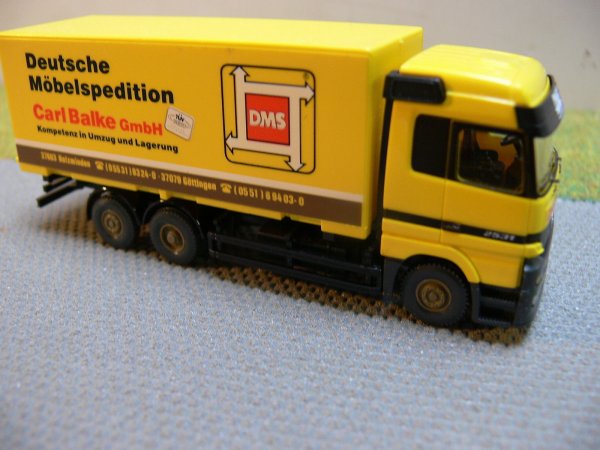 1/87 Wiking MB Actros Carl Balke Deutsche Möbelspedition DMS Wechselkoffer aus SET