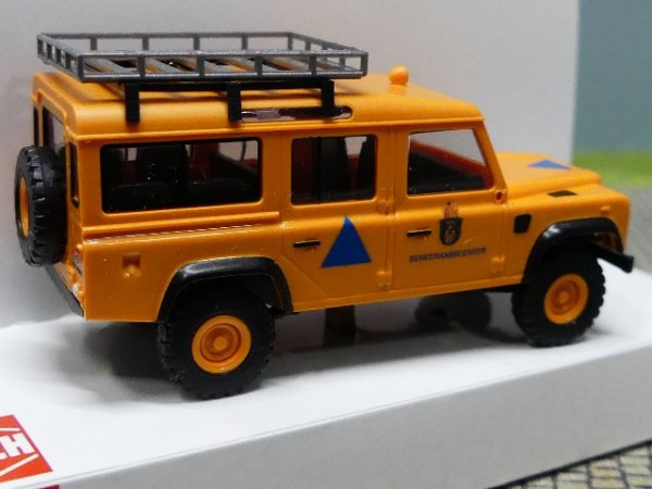 1/87 Busch Land Rover Defender Katastrophenschutz Dänemark Kommandowagen 50364