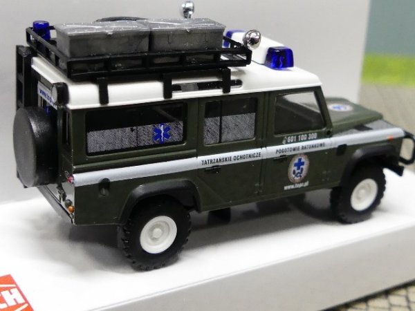 1/87 Busch Land Rover Defender NR.11 Bergwacht Polen 50390