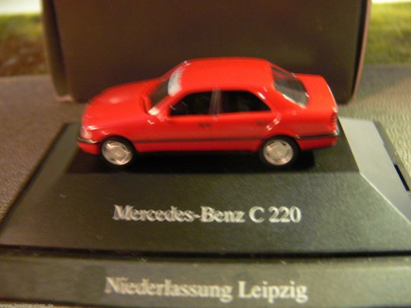 1/87 Herpa MB C 220 rot Niederlassung Leipzig