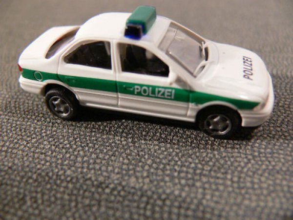 1/87 Rietze Ford Mondeo Limousine Polizei 50575