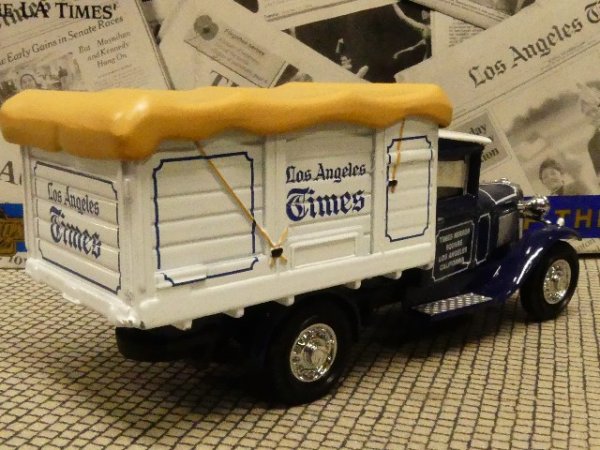 Matchbox Yesteryear 48 Ford AA Truck 1932 LA Times YPP 05