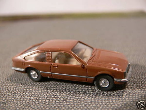 1/87 Wiking Opel Monza braun 83 04 A