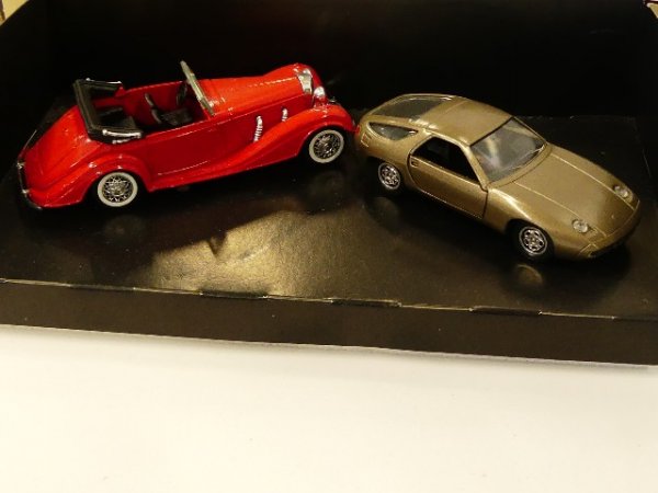 1/43 Solido Porsche 928 + MB 500 Set