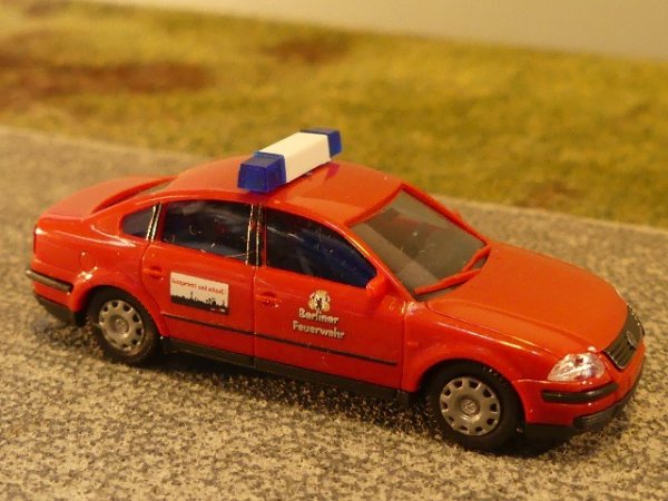 1/87 AWM VW Passat Feuerwehr Berlin 72098