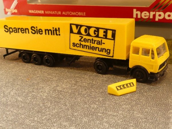 1/87 Herpa MB NG Vogel Koffer Sattelzug #714