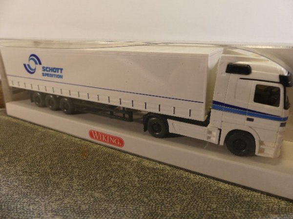 1/87 Wiking MB Actros Schott Spedition