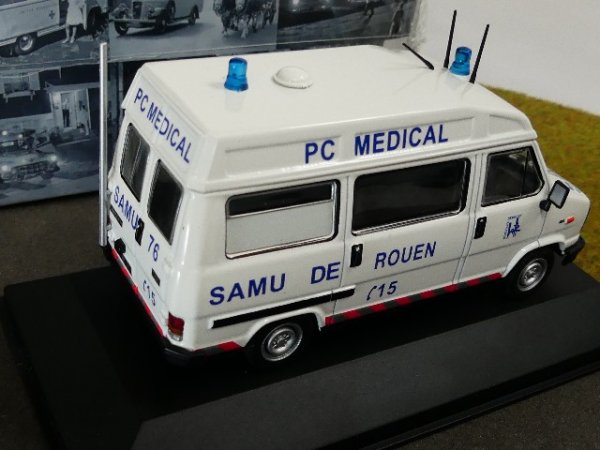 1/43 Atlas Citroen C25 Heuliez Ambulance Collection