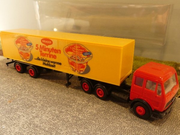 1/87 Herpa MB NG Maggi Koffer Sattelzug #454