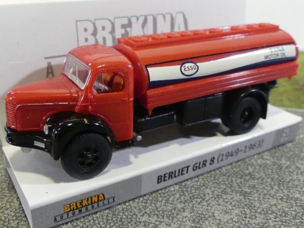 1/87 Brekina Berliet Esso Extra Tankwagen 85318