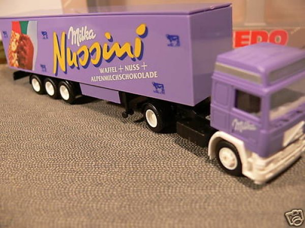 1/87 Albedo Volvo F12 SZ Koffer Milka Nussini 300137