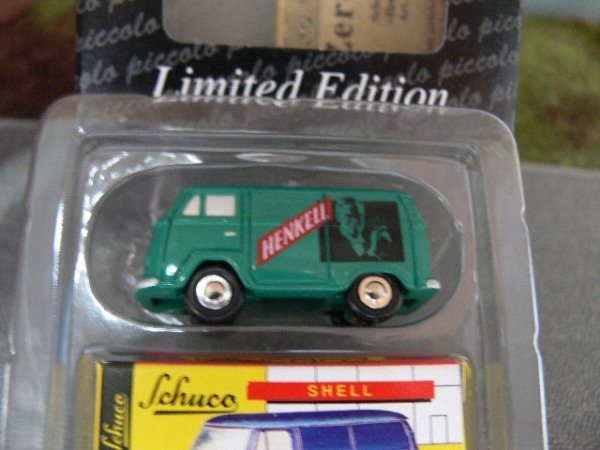 Schuco Piccolo VW T2 Henkel Kastenwagen 05225