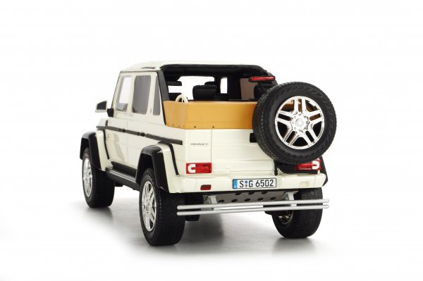 1/18 Schuco Mercedes Maybach G650 Landaulet weiß 450017800