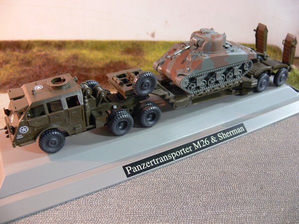 1/87 Roco Panzertransporter M26 + Sherman Panzer Set tarnfarben 840