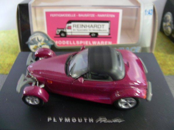 1/43 UH 641009 Plymouth Prowler Cabrio lilametallic