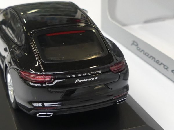 1/43 Herpa Porsche Panamera 4 schwarz metallic WAP0207100G