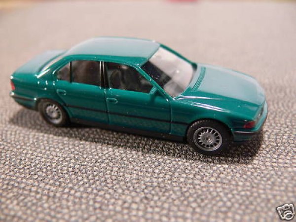 1/87 Herpa BMW 7er Reihe grün 021647