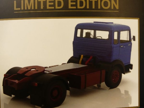 1/18 Road Kings Mercedes MB LPS 1632 1969 blau RKI80022