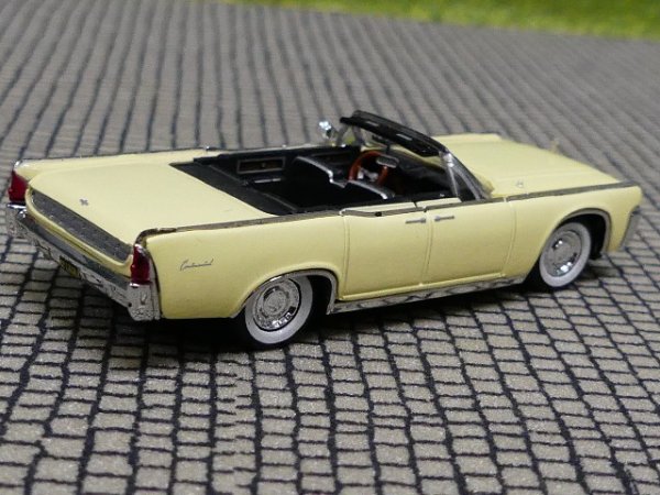 1/87 Ricko Lincoln Continental Convertible hellgelb 38322