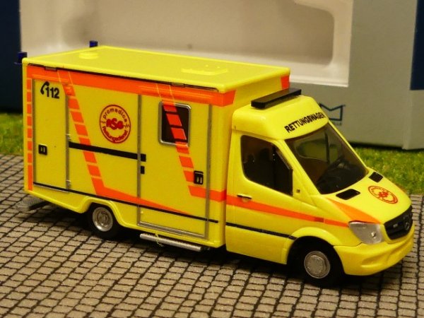 1/87 Rietze RTW Promedica ASG Ambulanz Leipzig 61723