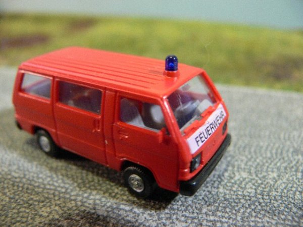 1/87 Rietze Mitsubishi L300 Feuerwehr Bus #18