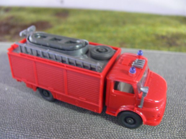 1/87 Wiking MB Kurzhauber Feuerwehr mit Schlauchboot 623 5