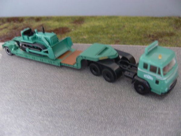 1/87 Brekina Magirus Pluto Schwarzbau Planierraupen Transport 83215