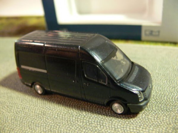 1/87 Rietze VW Crafter Kasten schwarzmetallic 21904