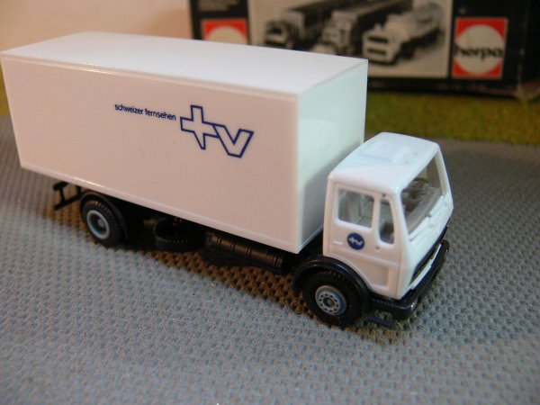 1/87 Herpa MB Koffer Schweizer Fernsehen TV