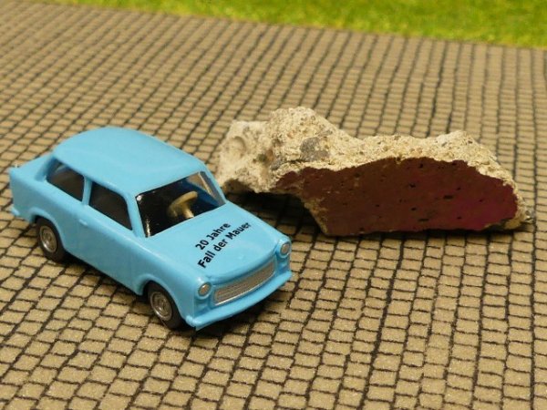 1/87 SES Trabant 20 Jahre Mauerfall + Mauerstück 13 9999 20