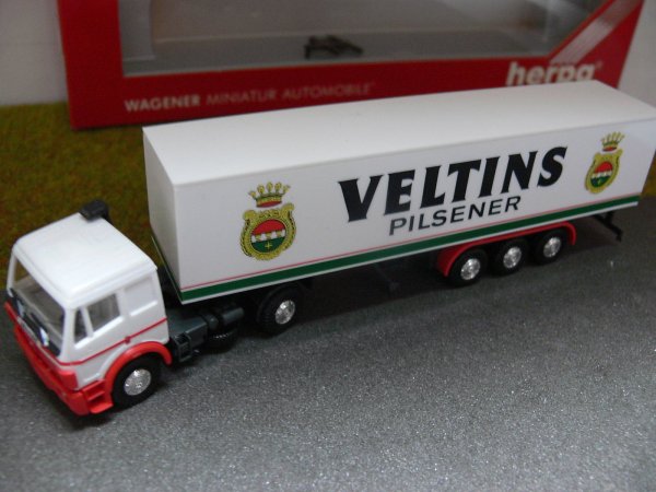 1/87 Herpa 140522 MB SK Veltins Pilsner Koffer-Sattelzug