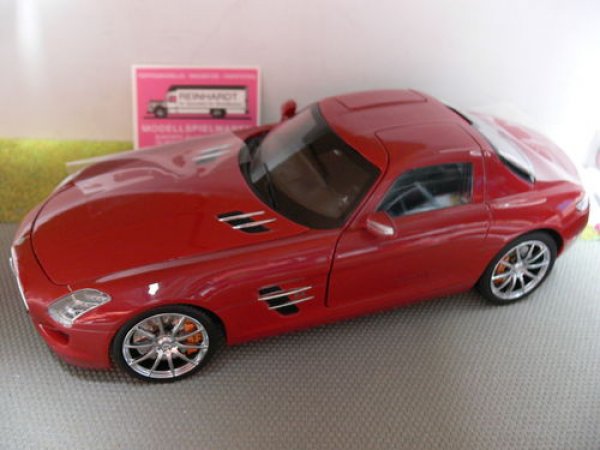 1/18 Welly GTA Serie MB SLS AMG rot