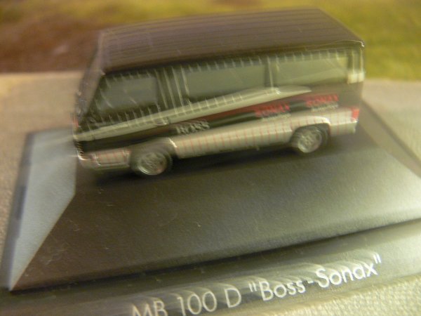 1/87 Herpa MB 100 D Boss Sonax Bus