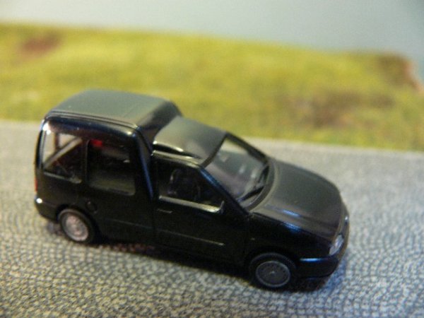 1/87 AWM VW Caddy Bus schwarz 0720
