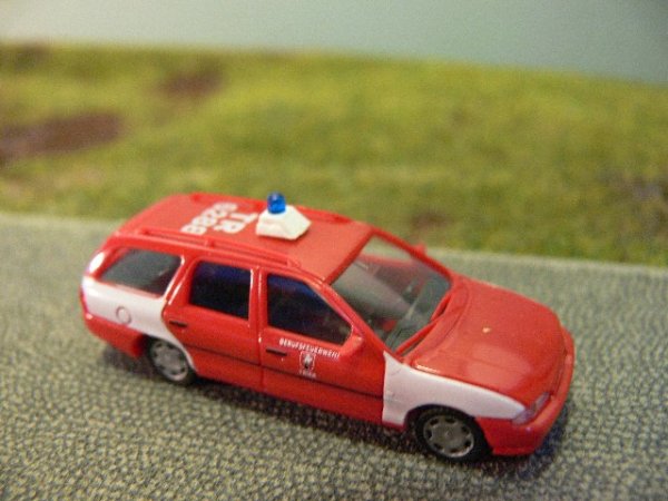 1/87 AWM Ford Mondeo Kombi Feuerwehr Trier 72107