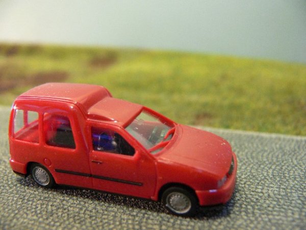 1/87 AWM VW Caddy Bus rot 0200