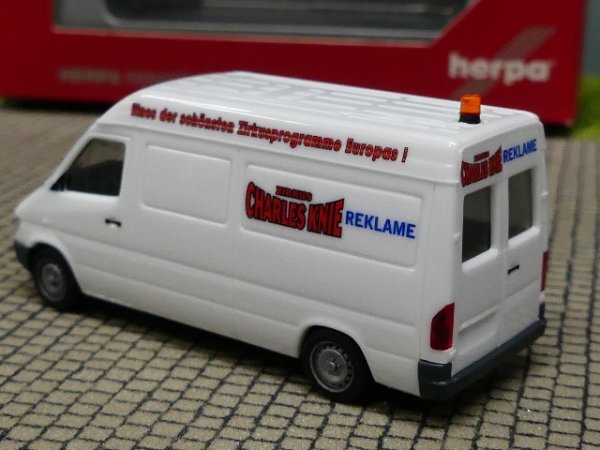 1/87 Herpa MB Sprinter Zirkus Charles Knie 048620