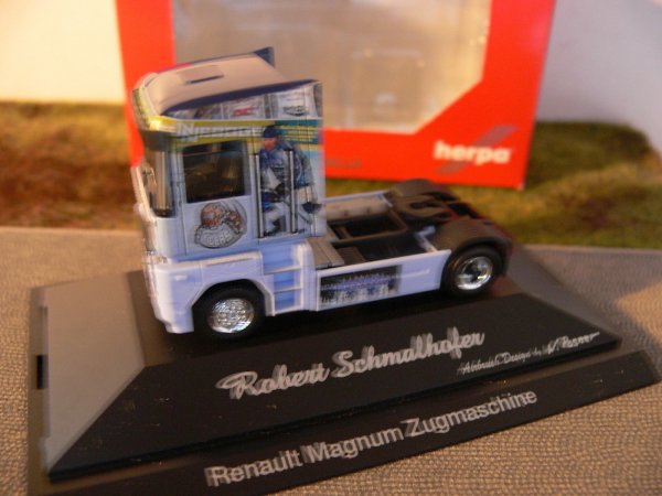 1/87 Herpa Renault Magnum Straubing Tigers Spedition Schmalhofer Zugmaschine 110624