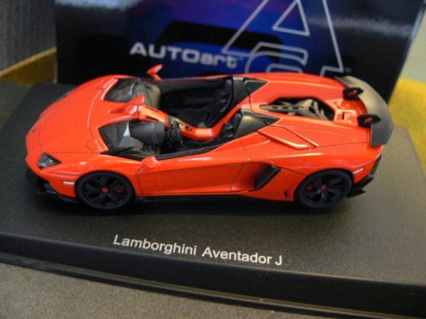 1/43 AUTOart Lamborghini Aventador J orange 54652